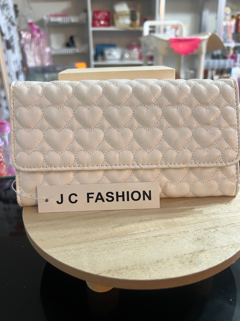 Quilted Heart Pattern White Wallet